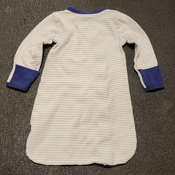 ADORABLE Toronto Maple Leafs Baby Sleep Sack NHL Baby 0-6 Months - Picture 7 of 8